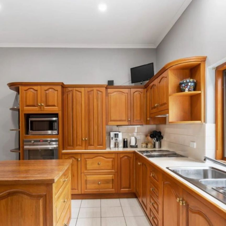 Brilliantly Located! An Idyllic Lifestyle Awaits! - Photo 1