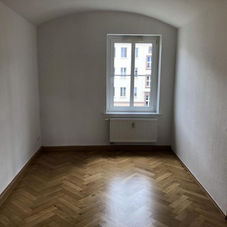 3-Raum-Erdgeschosswohnung mit Balkon - Photo 1