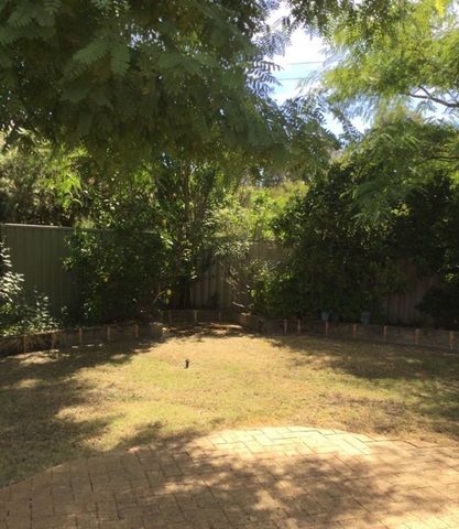 Neat & Tidy Duplex Located in Quiet Location & Great School Zones!!! - Photo 5