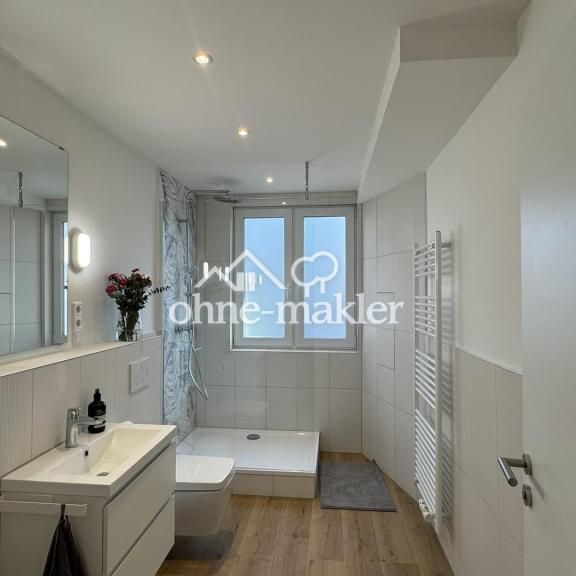 Erstbezug nach Kernsanierung: 6-Zimmer-Wohnung in top Lage. Familien oder WG-Neugründung - Photo 1