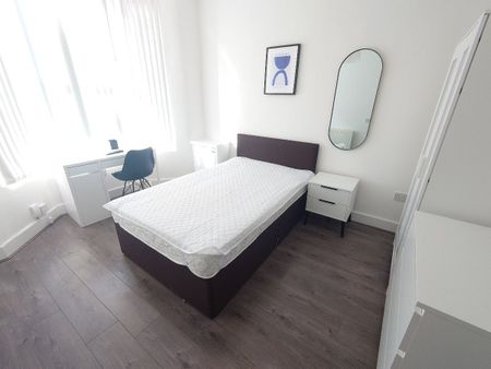 Gilroy Road, Kensington. - Photo 2