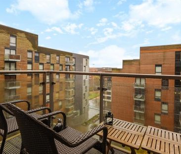 2 bedroom apartment to rent - Photo 6