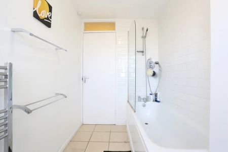 25 Sheffield Square – Room 4 - Photo 5