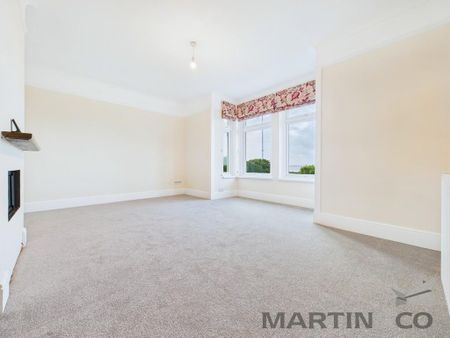 5 bedroom detached house to rent - Photo 2