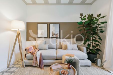 Apartamento de alquiler en Carrer de Rocafort, La Nova Esquerra de l'Eixample - Photo 2