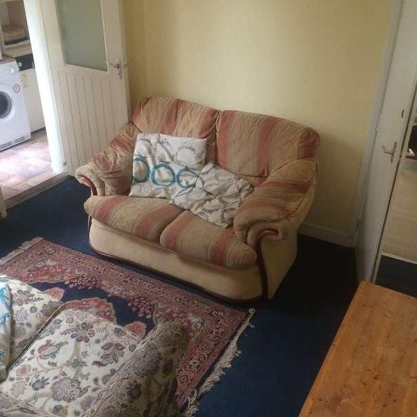 Richmond Gardens, SO17 - Photo 1