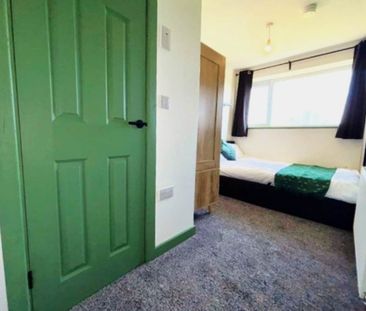 Croftside Close (Room 3), Leeds, Seacroft - Photo 6
