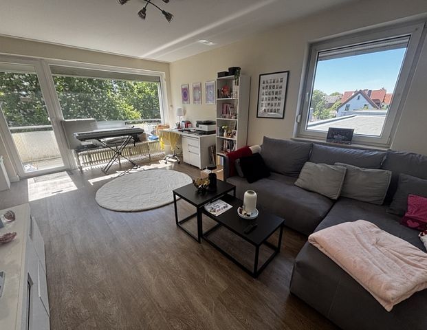 Helle Stadtwohnung mit Balkon. - Photo 1