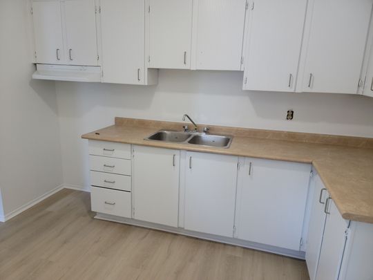 For Lease - 2 Orchard Heights Boulevard Unit# 206, Aurora, Ontario - Photo 1