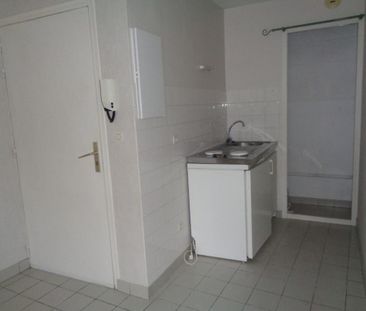 Location Appartement 1 pièce 32m² CHAUVIGNY 86300 - Photo 2