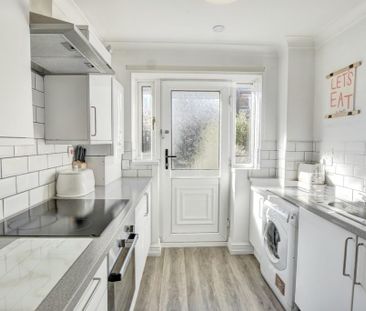 3 bedroom terraced house to rent - Photo 5