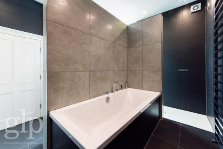 4 bedroom terraced house to rent - Photo 2