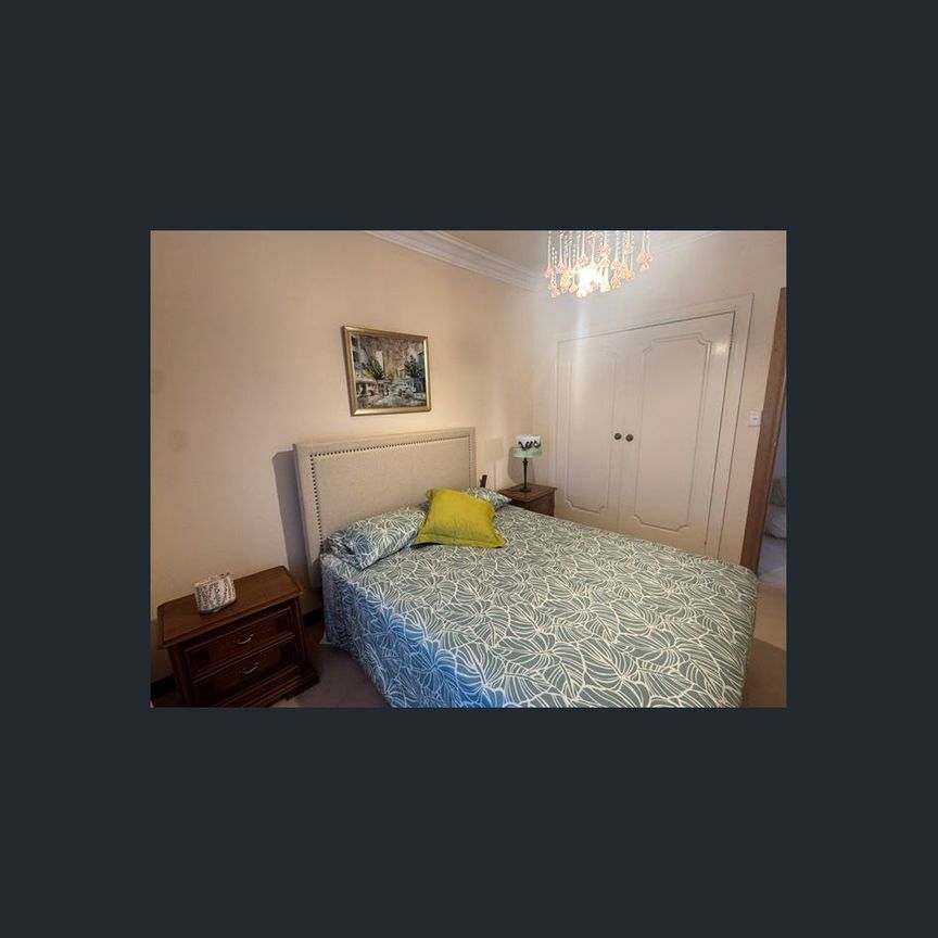 Welcome: 3 x Rooms Available in Spacious Home with In Ground Pool - Photo 1