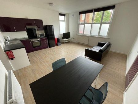 2 bedroom flat to rent - Photo 2