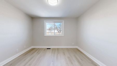 For Lease - 56 Niantic Crescent Unit# Main, Toronto, Ontario - Photo 2