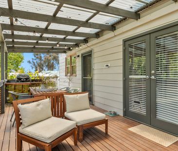 Charming Home in Sought-After Golden Point - Photo 1