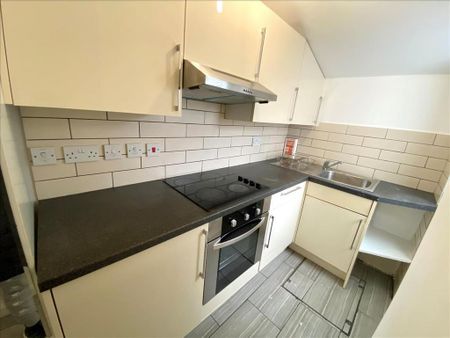 Studio to rent - Photo 2