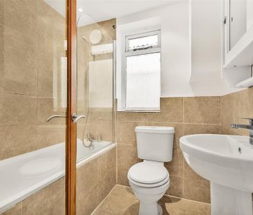 3 bedroom flat to rent - Photo 1