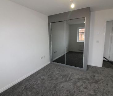 4 bedroom detached house to rent - Photo 6