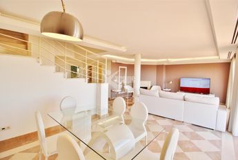 Luxury 2 bedrooms Penthouse Duplex for rent in Nueva Andalucia