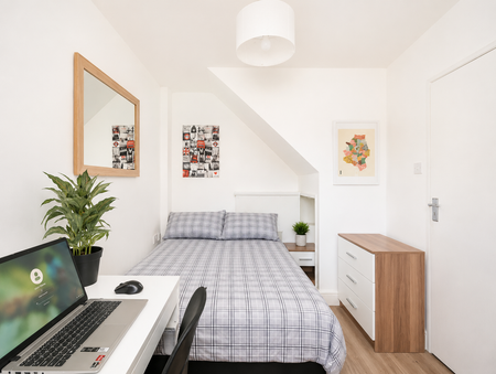 Burley House – Room 1 - Photo 3