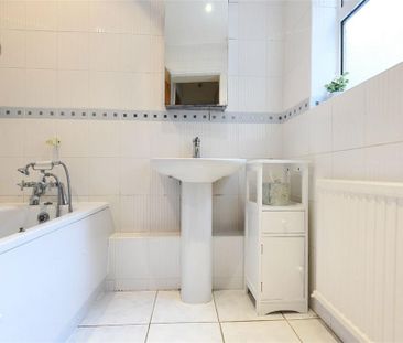 3 bedroom terraced house to rent - Photo 6