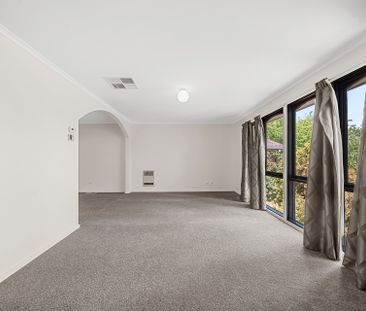 7 Phoenix Place, Giralang ACT 2617 - House For Rent | Domain - Photo 3