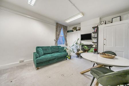 3 bedroom apartment to rent - Photo 4