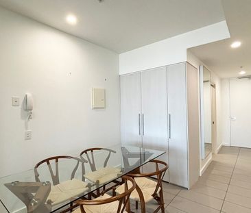 Stylish 2-Bedroom Apartment in the Heart of South Yarra! - Photo 4
