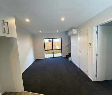Modern 1-Bedroom Studio Unit for Rent – Hamilton East, 3216 Offerin... - Photo 3