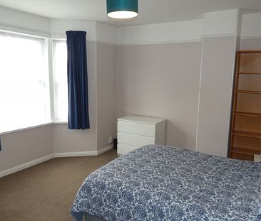 3 bed Terraced - To Let - Photo 1