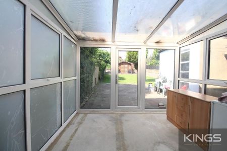 4 bedroom semi-detached house to rent - Photo 3