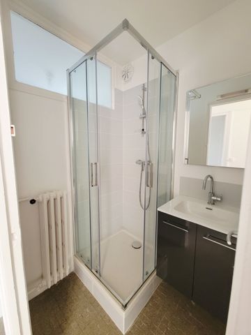 Location Appartement 4 pièces 58m² - Photo 3