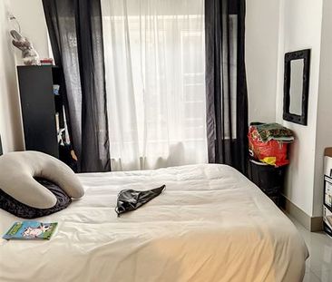 Rue Wayez! Bel appartement NON MEUBLE 2 CHAMBRES - Photo 1