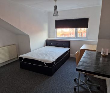 5 Bed - 92 Royal Park Road, Hyde Park, Leeds - LS6 1JJ - Student - Photo 2