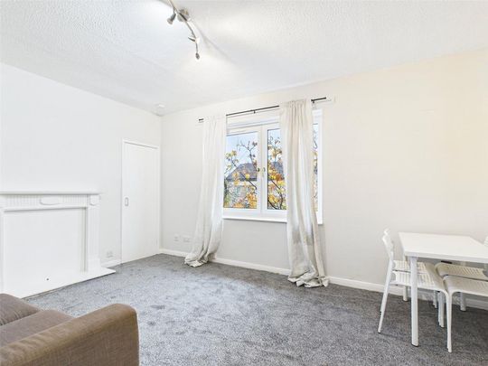 3 bedroom apartment to rent - Photo 1