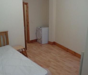 St Ives Gardens, Belfast, BT9 5DN - Photo 4