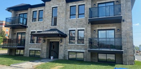 4.5 A LAVAL TRÈS LUXUEUX ET TRANQUILLE!! - Photo 2