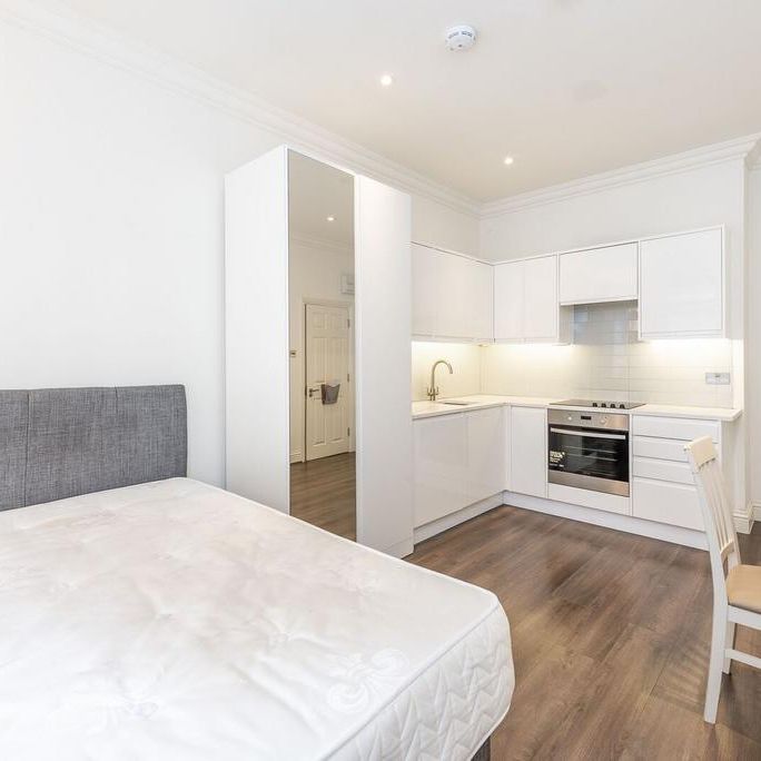 Studio to rent - Photo 1