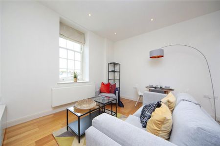 1 bedroom flat to rent - Photo 2