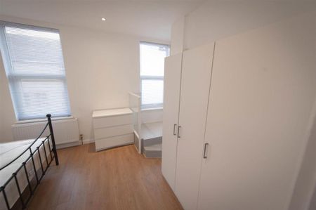 4 bedroom terraced house to rent - Photo 4