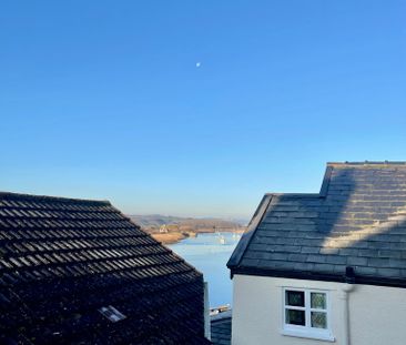 3 bedroom Pretty Three Bedroom Cottage to rent - Photo 2