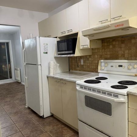 Grand 5½ à louer – Brossard (Secteur B) Disponible dès MAINTENANT ! - Photo 3