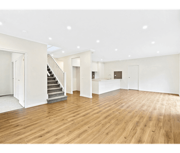 Modern Family Living in a Quiet Court Location - Photo 2