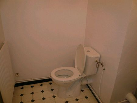 Location Appartement 1 pièce 36m² JARNAC 16200 - Photo 4