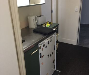 Easy Living in the City - Ideal for Students - Photo 1