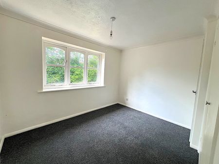 Harlech Close, Worthing, West Sussex BN12 3QS - Photo 2