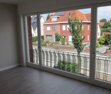 Gerenoveerde halfopen bebouwing in rustige buurt met 4 slaapkamers - Foto 2