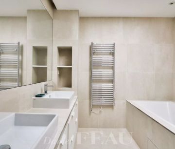 Appartement • Cambronne-Garibaldi - Photo 3