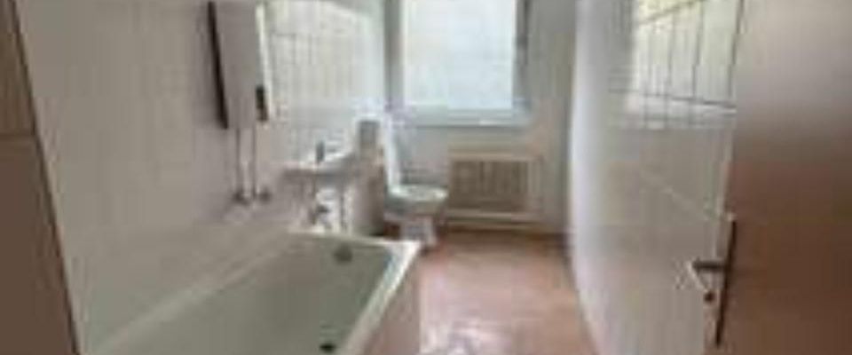 Zentral gelegene und renovierte Wohnung im Erdgeschoss mit 65,00 m² in Gelsenkirchen - Photo 1